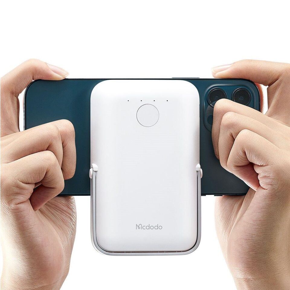 Mcdodo MC-7051 15w-20w PD Hızlı Şarj Destekli 5000 mAh Kablosuz Magsafe Powerbank Beyaz