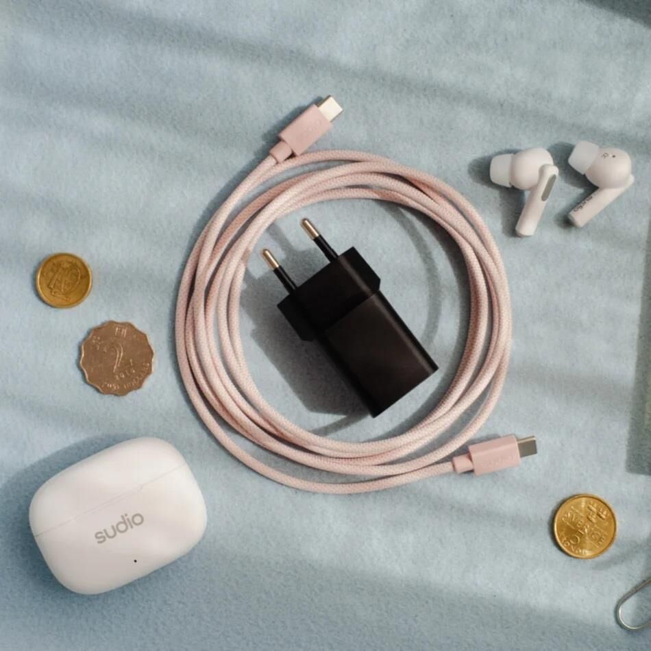 Sudio P1  USB-C Adaptör 25W SİYAH