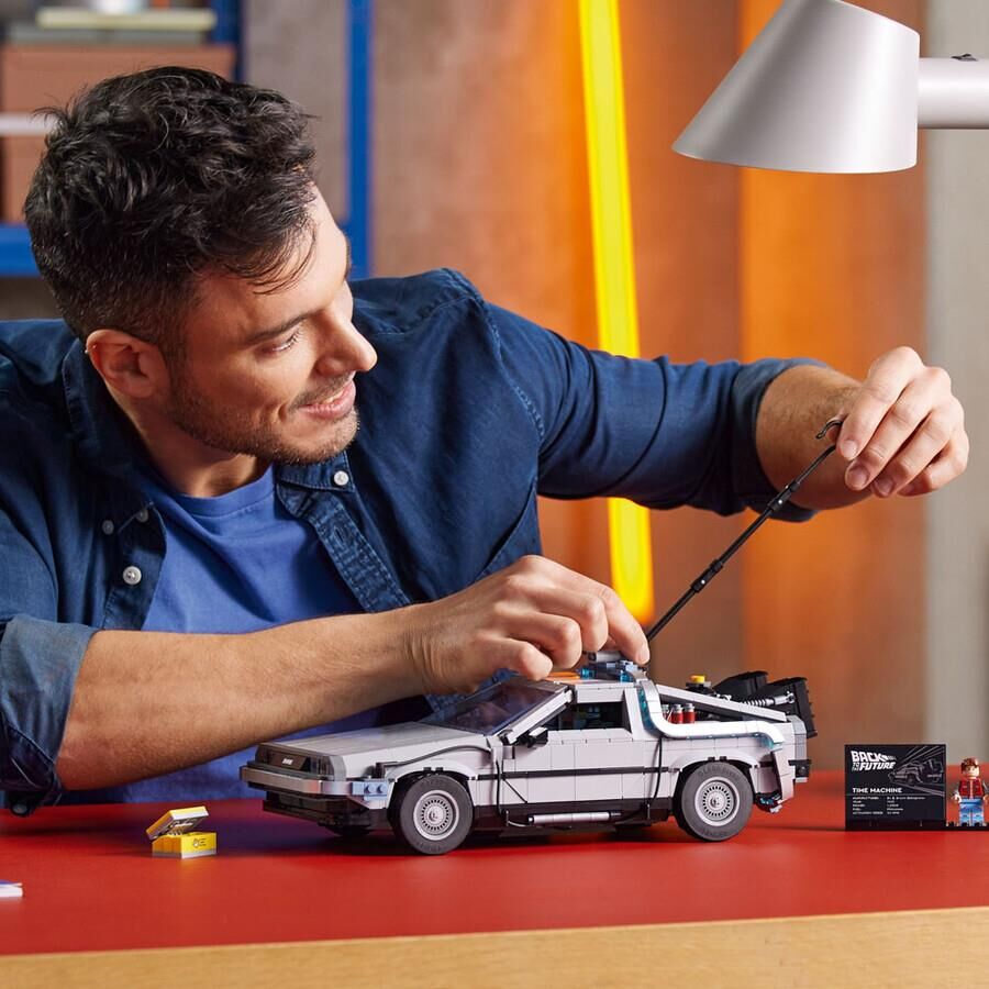 Lego 10300 Geleceğe Dönüş Zaman Makinesi