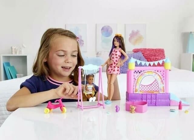 Barbie Bebek Bakıcısı Skipper Oyun Evi Seti HHB67