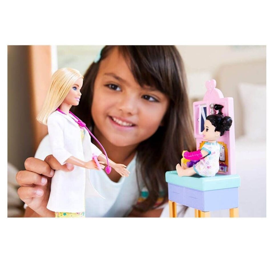 Barbie Çocuk Doktoru Oyun Seti DHB63-GTN51