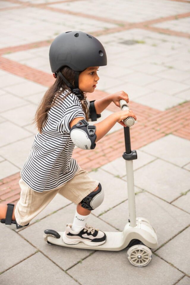 Scoot and Ride Highwaykick 3S Çocuk Scooterı  LED Tekerlekli, Katlanabilir ve Ayarlanabilir Ash