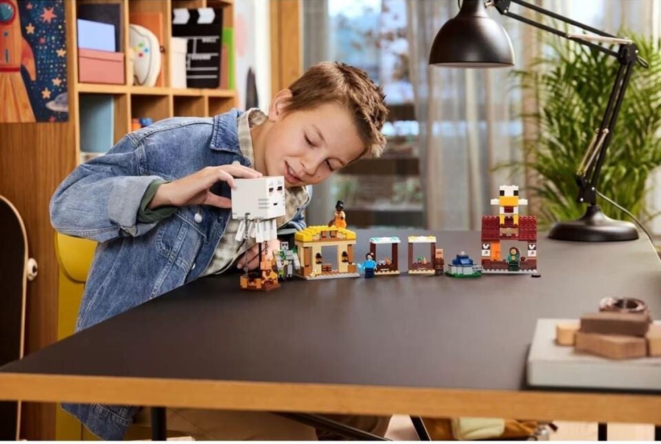 Lego Minecraft  Hortlak Balon Köy Saldırısı 21273