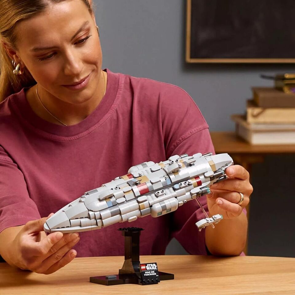 LEGO Star Wars Home One Star Cruiser 75405