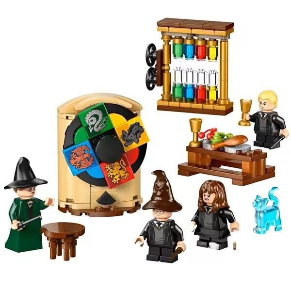 LEGO Harry Potter Hogwarts Şatosu Seçmen Şapka Töreni 76460