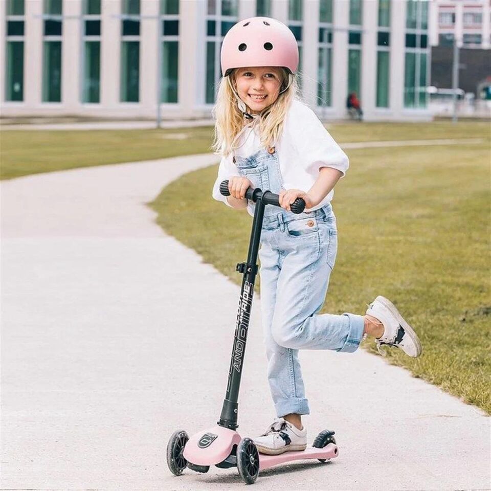 Scoot And Ride Highwaykick 3 Led Tekerlekli Çocuk Scooter Pembe