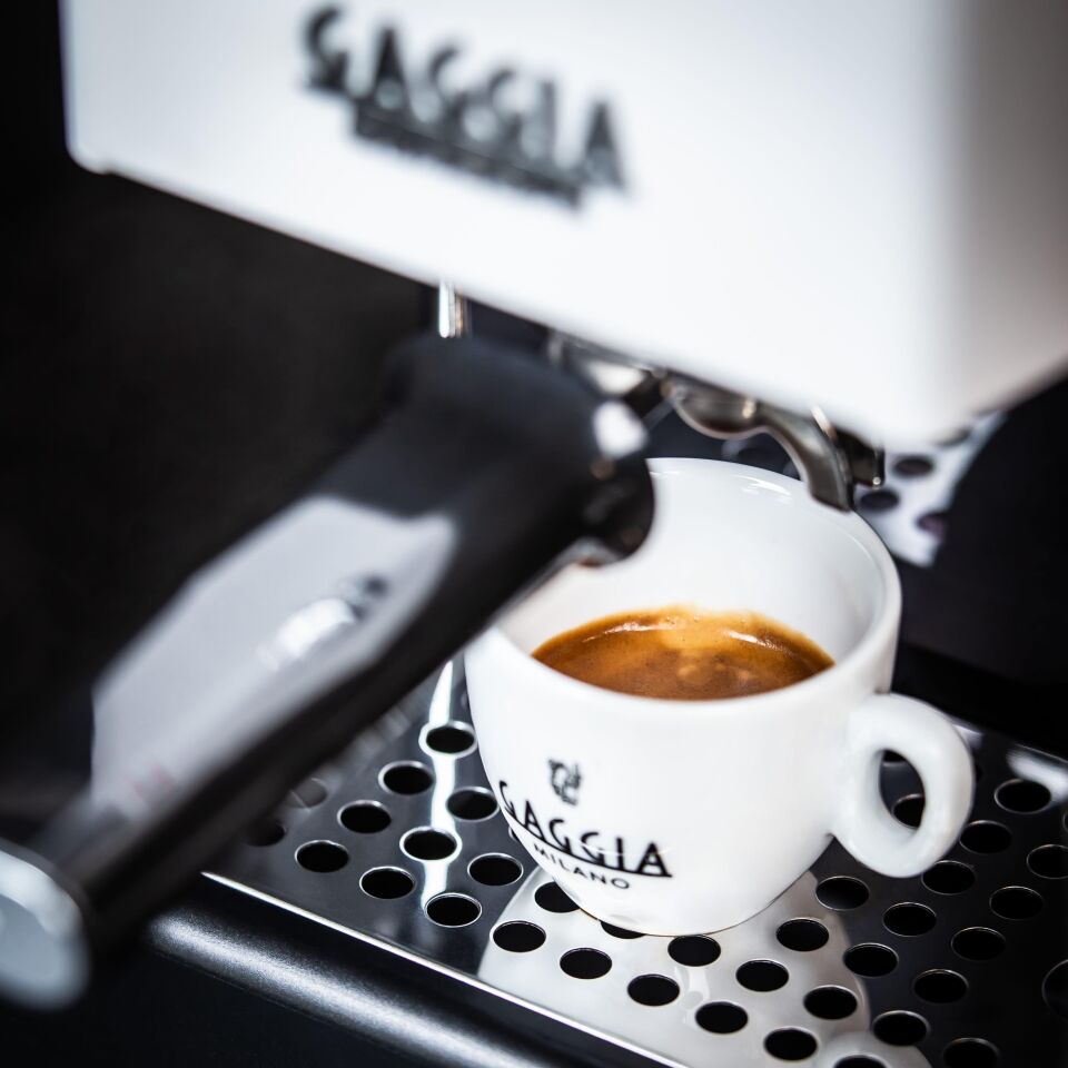 Gaggia Classic E24 Beyaz Espresso Makinesi