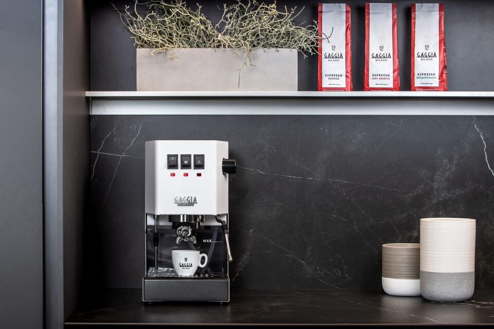 Gaggia Classic E24 Beyaz Espresso Makinesi