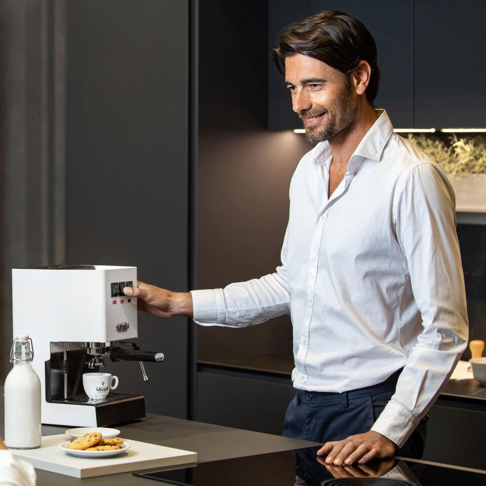 Gaggia Classic E24 Beyaz Espresso Makinesi