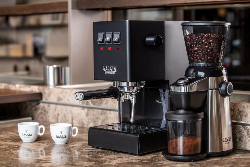 Gaggia Classic E24 Siyah Espresso Makinesi