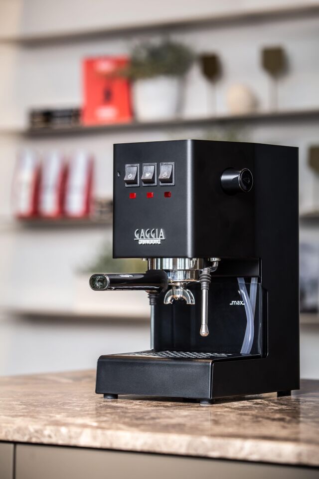 Gaggia Classic E24 Siyah Espresso Makinesi
