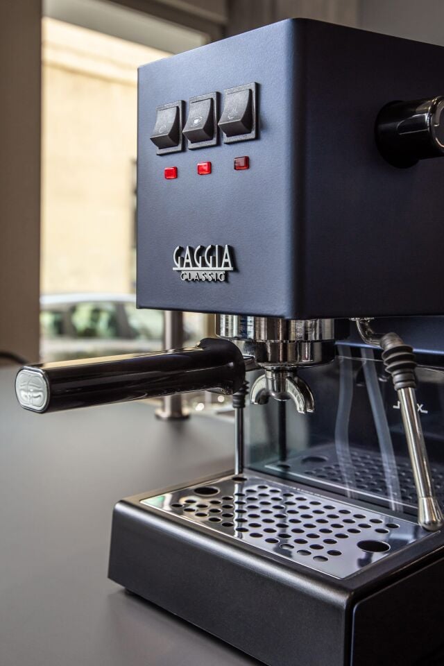 Gaggia Classic E24 Mavi Espresso Makinesi