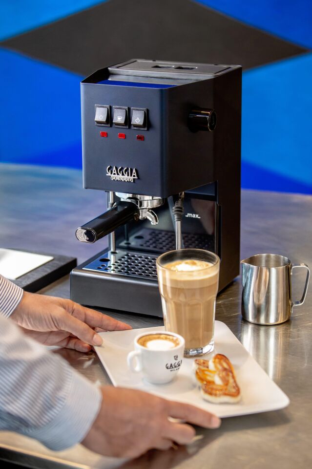 Gaggia Classic E24 Mavi Espresso Makinesi