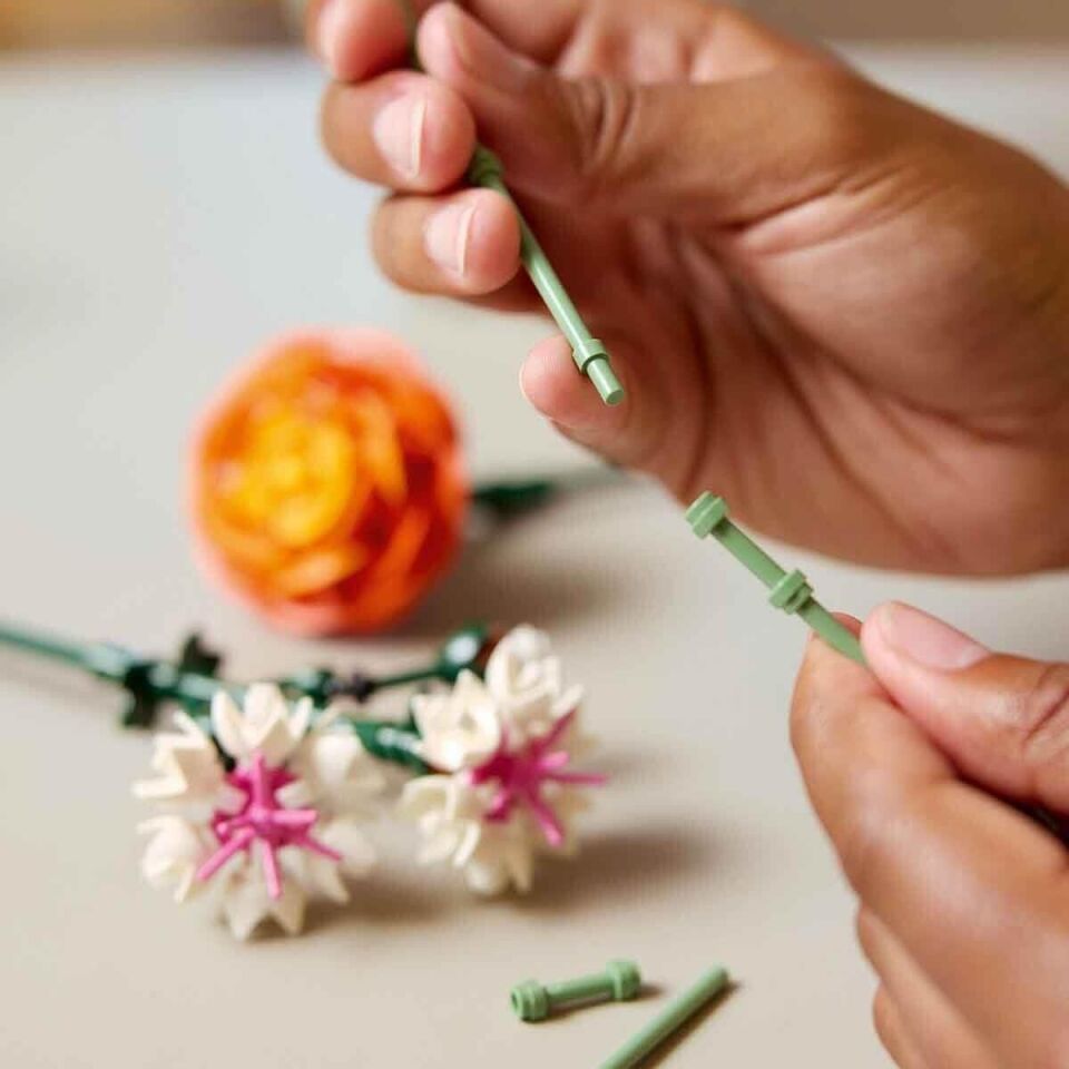 Lego 10342 Botanicals Pembe Çiçek Buketi