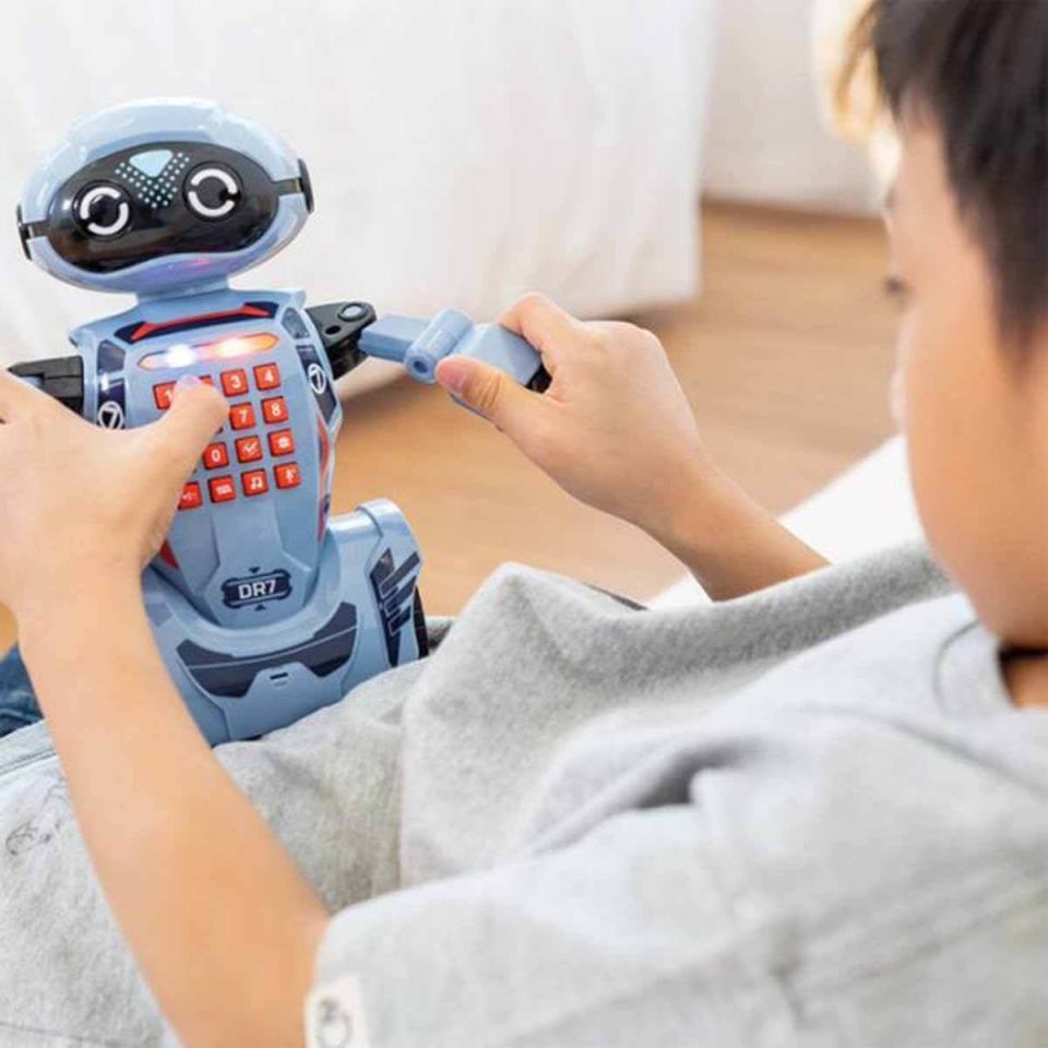 Silverlit Robo DR7 Türkçe Konuşan Sesli ve Işıklı Uzaktan Kumandalı Robot