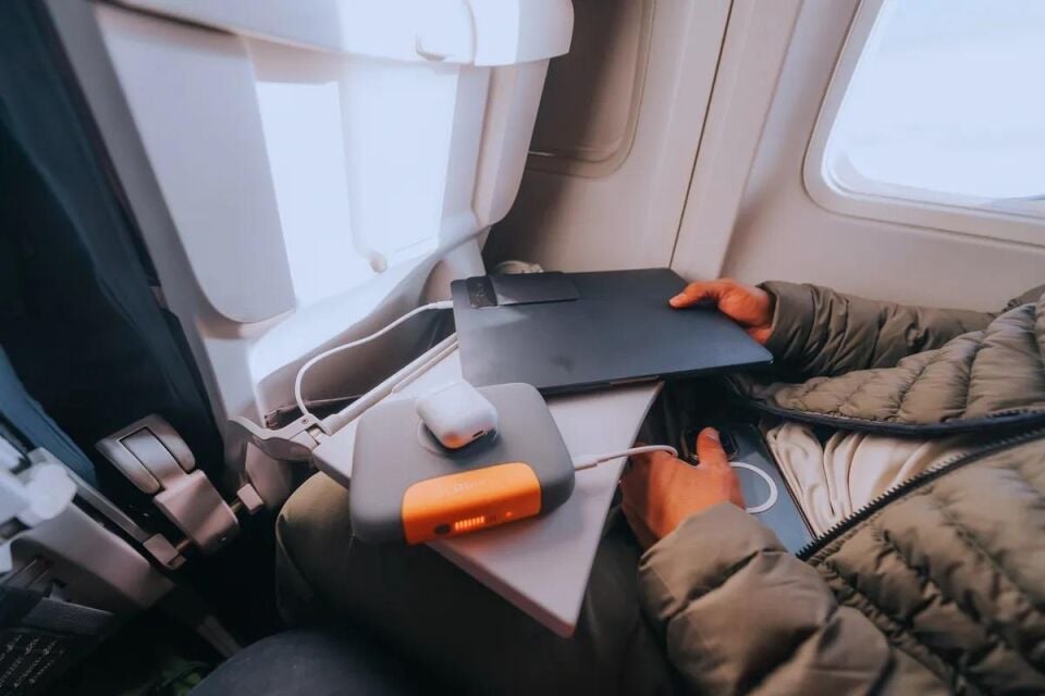 Charge 100 Max 25000 mAh USB-C PD Laptop Şarj Powerbank