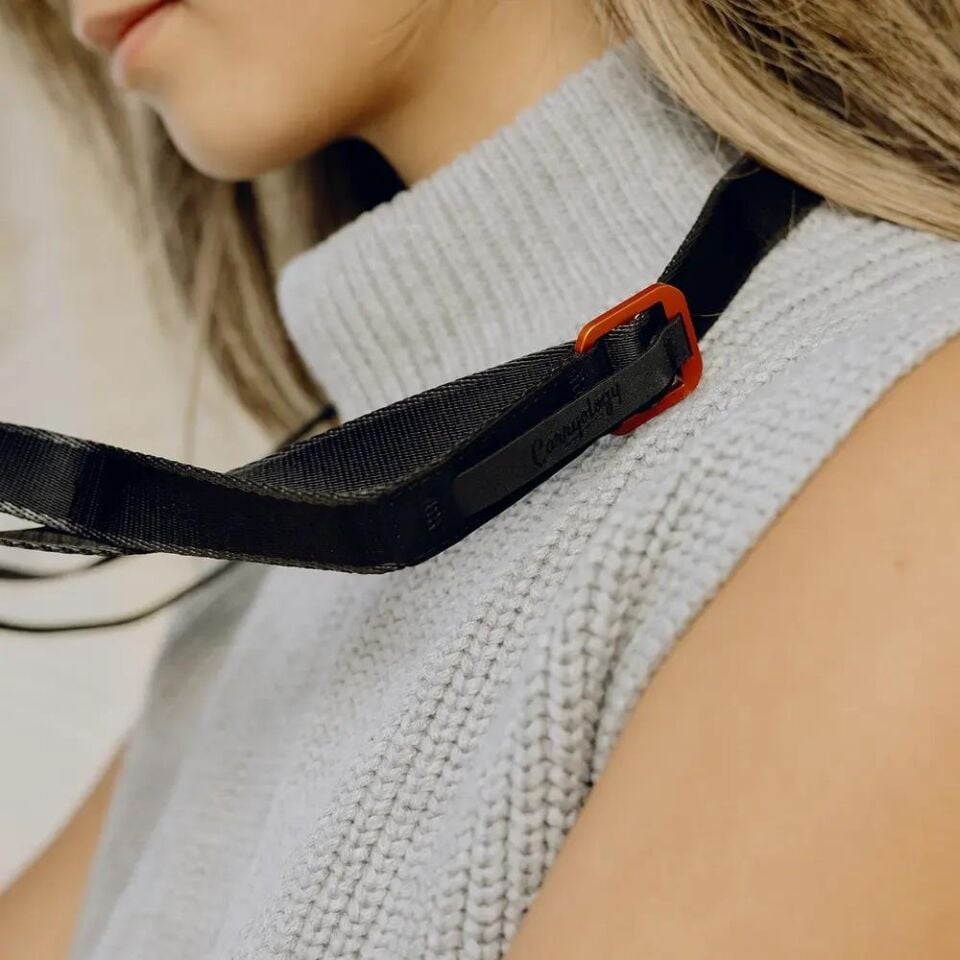 Leash Fonksiyonel Ultra Hafif Kamera Askısı - Carryology Edition