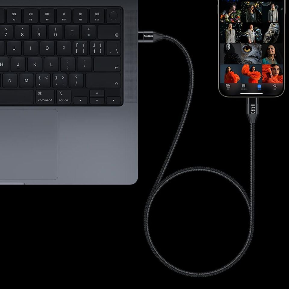 Mcdodo Ca-7132 Type-C To Type-C Usb 3 100W Data Aktarım Ve Şarj Kablosu 1.2 M - Siyah