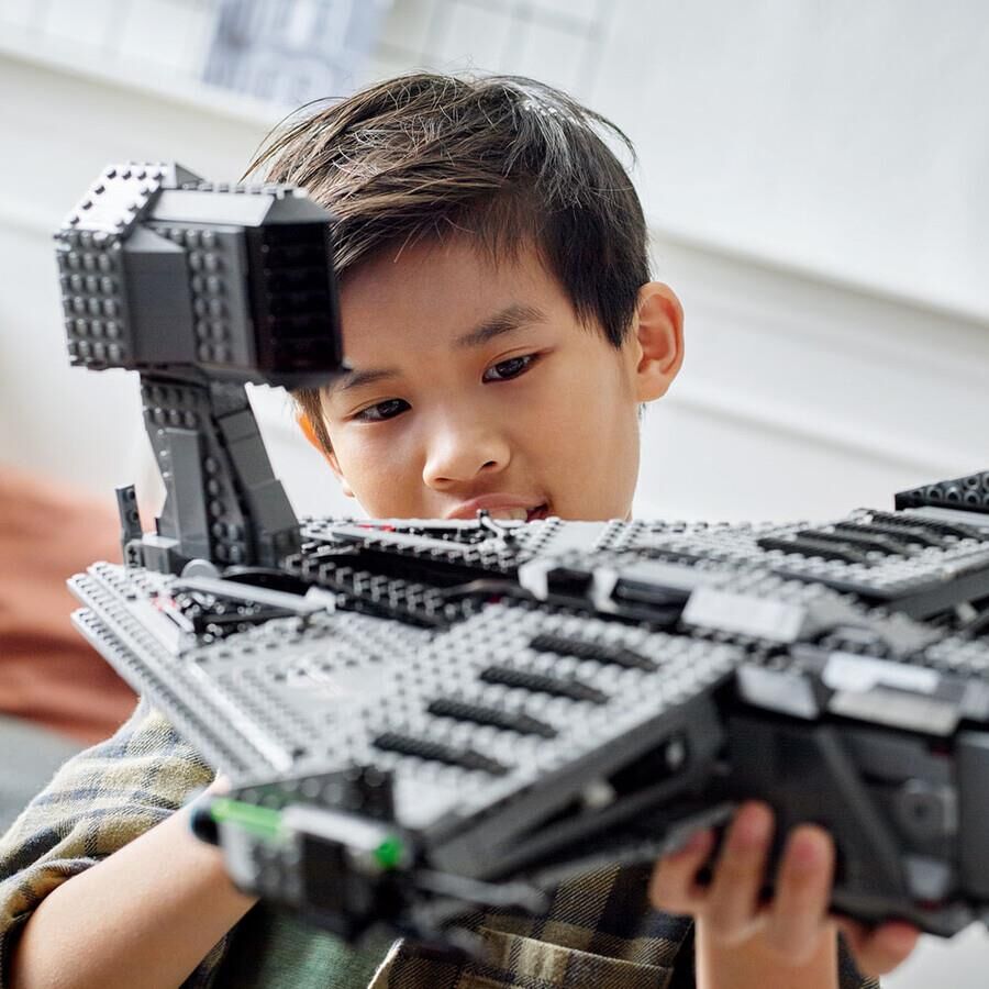 LEGO® Star Wars™ The Justifier™ 75323 Yapım Seti