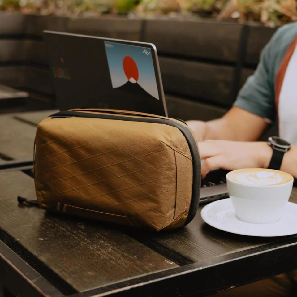 Tech Pouch Regular Teknoloji Aksesuar Çantası – Coyote