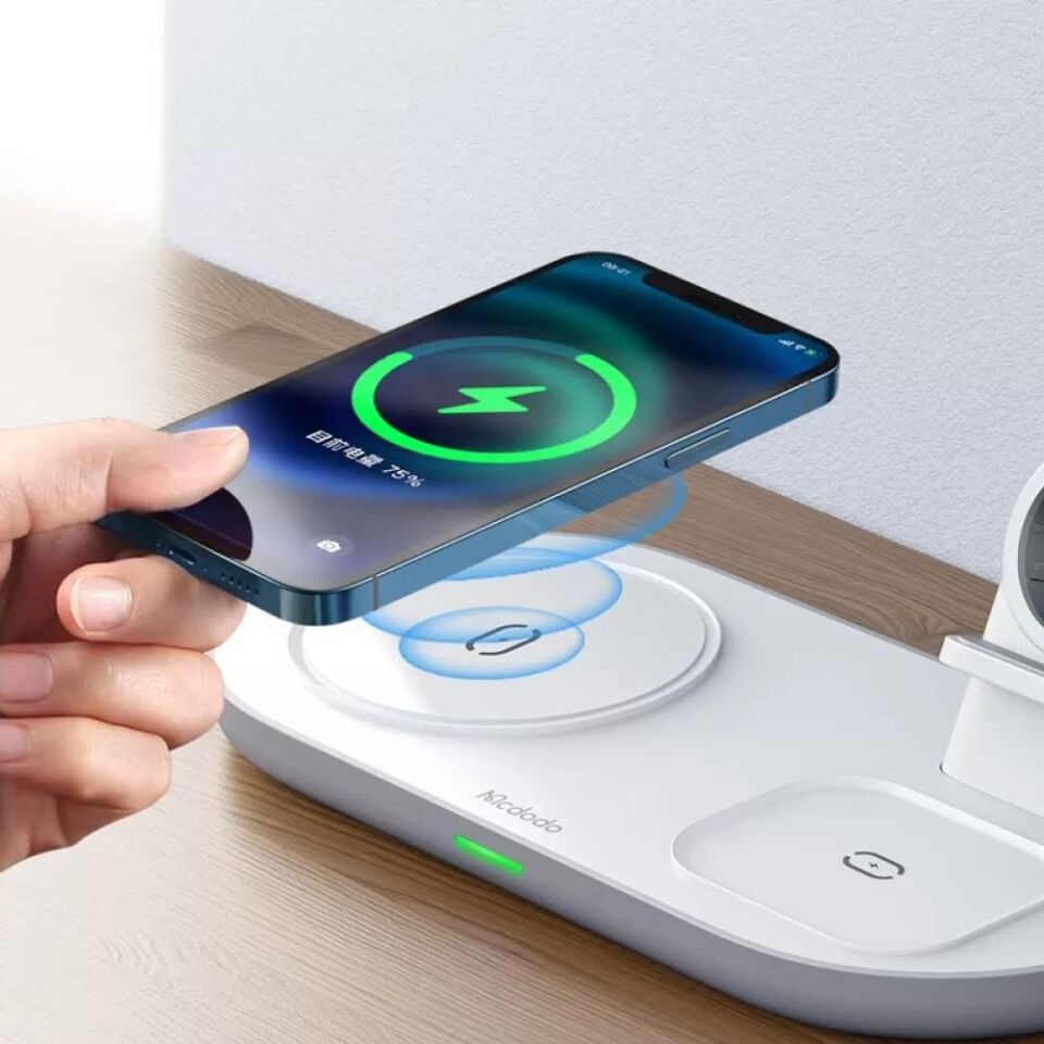 Mcdodo CH-7062 3in1 15W Çoklu Magsafe Tws Kulaklık, Watch Saat ve Telefon Şarj Ünitesi - Beyaz