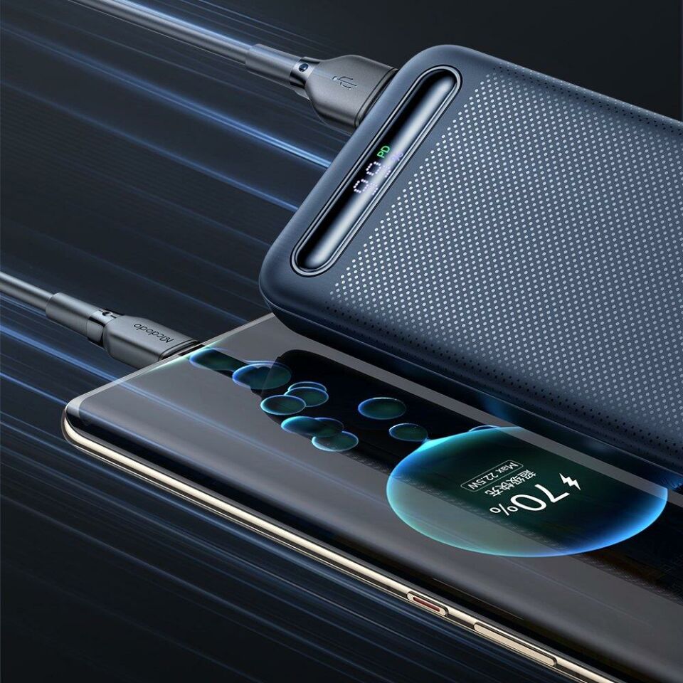 Mcdodo MC-3881 22,5W Star serisi PD+QC 10000mAh Dijital Ekranlı Powerbank - Siyah