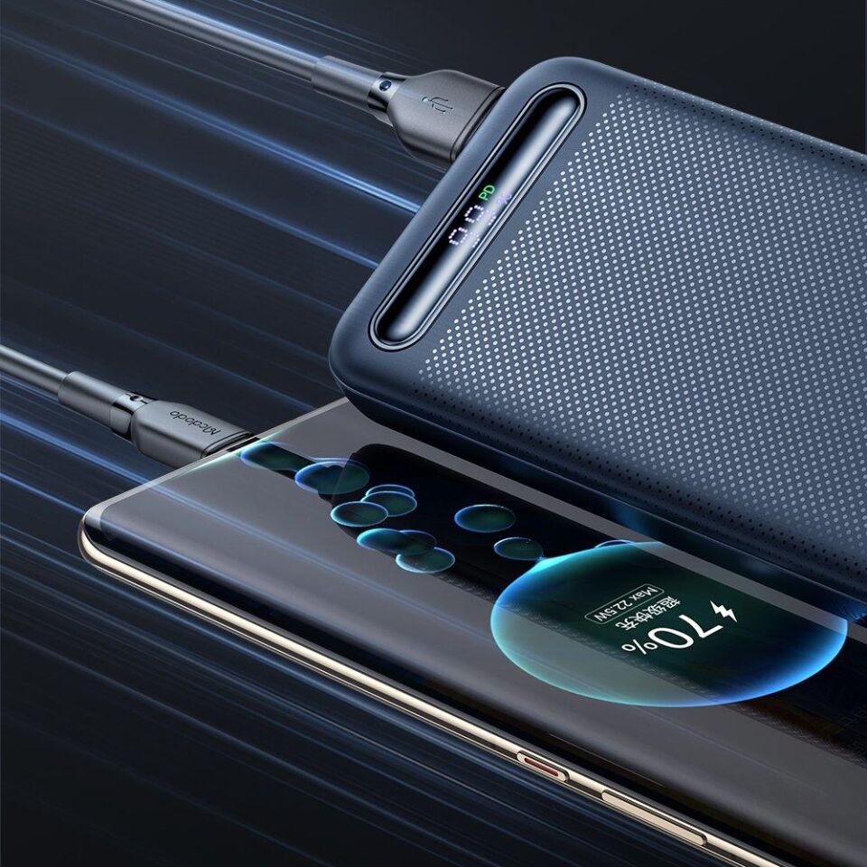 Mcdodo MC-3881 22,5W Star serisi PD+QC 10000mAh Dijital Ekranlı Powerbank - Siyah