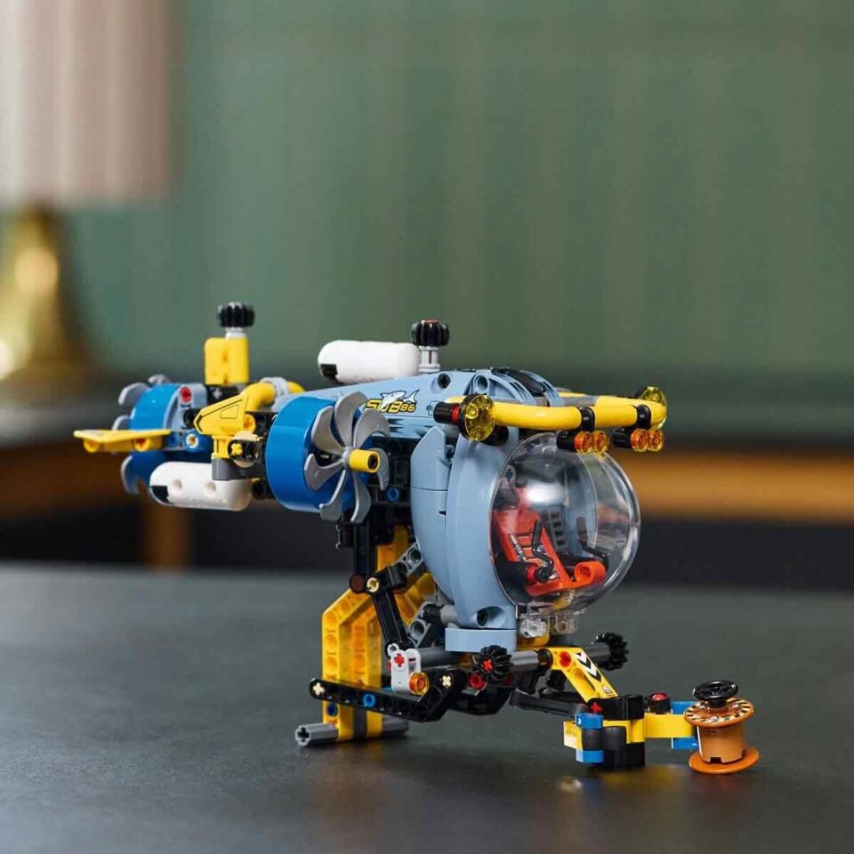 LEGO Technic Derin Deniz Araştırma Denizaltısı 42201 413 Parça