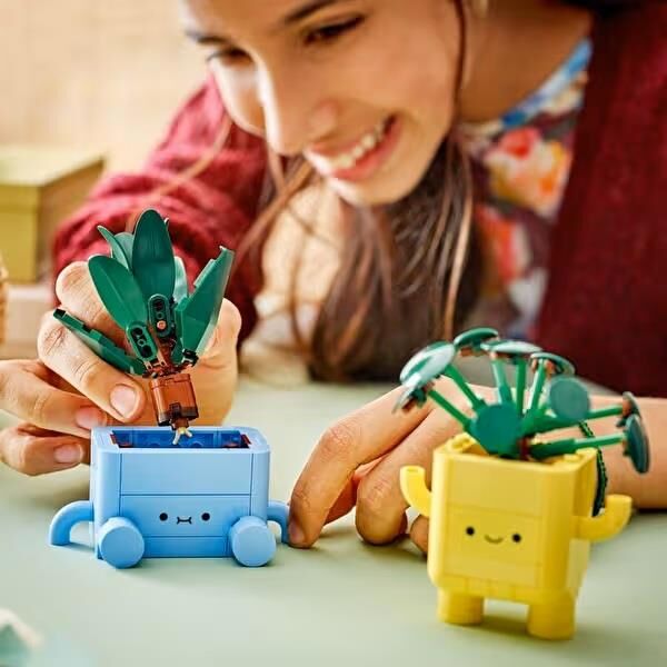 LEGO Botanicals Mutlu Bitkiler 10349