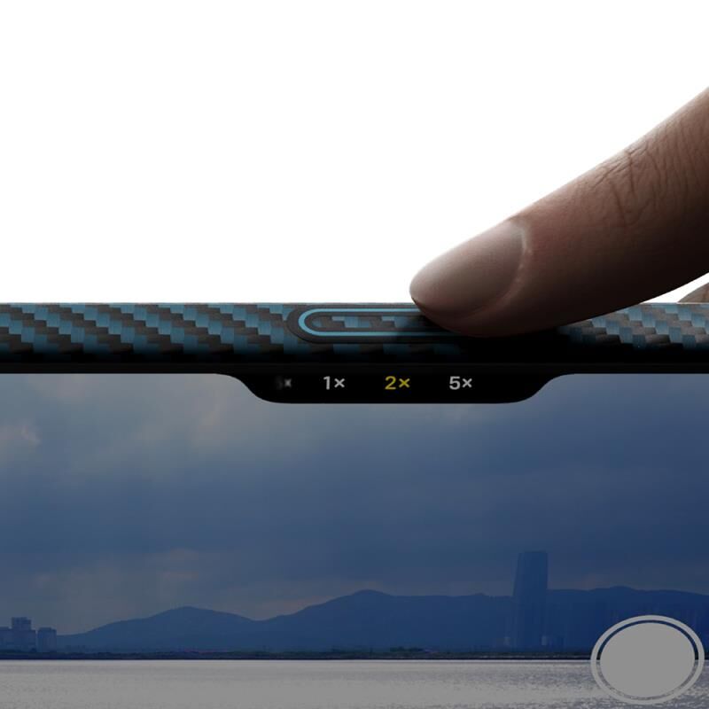 Pitaka iPhone 17 Pro  MagSafe Şarj Özellikli Kamera Kontrol Butonlu Aramid Karbon Fiber  Ultra-Slim Kılıf Siyah-Mavi