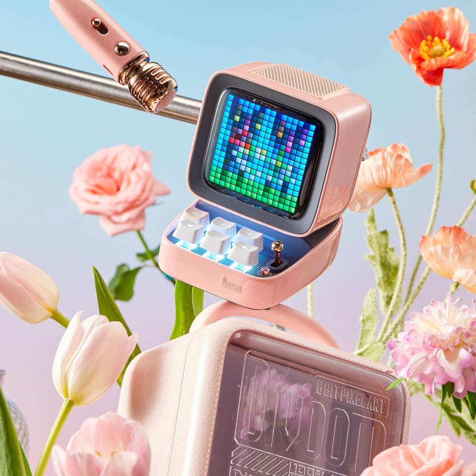 Divoom DitooMic Piksel Ekranlı Karaoke Mikrofonlu Bluetooth Hoparlör Pembe