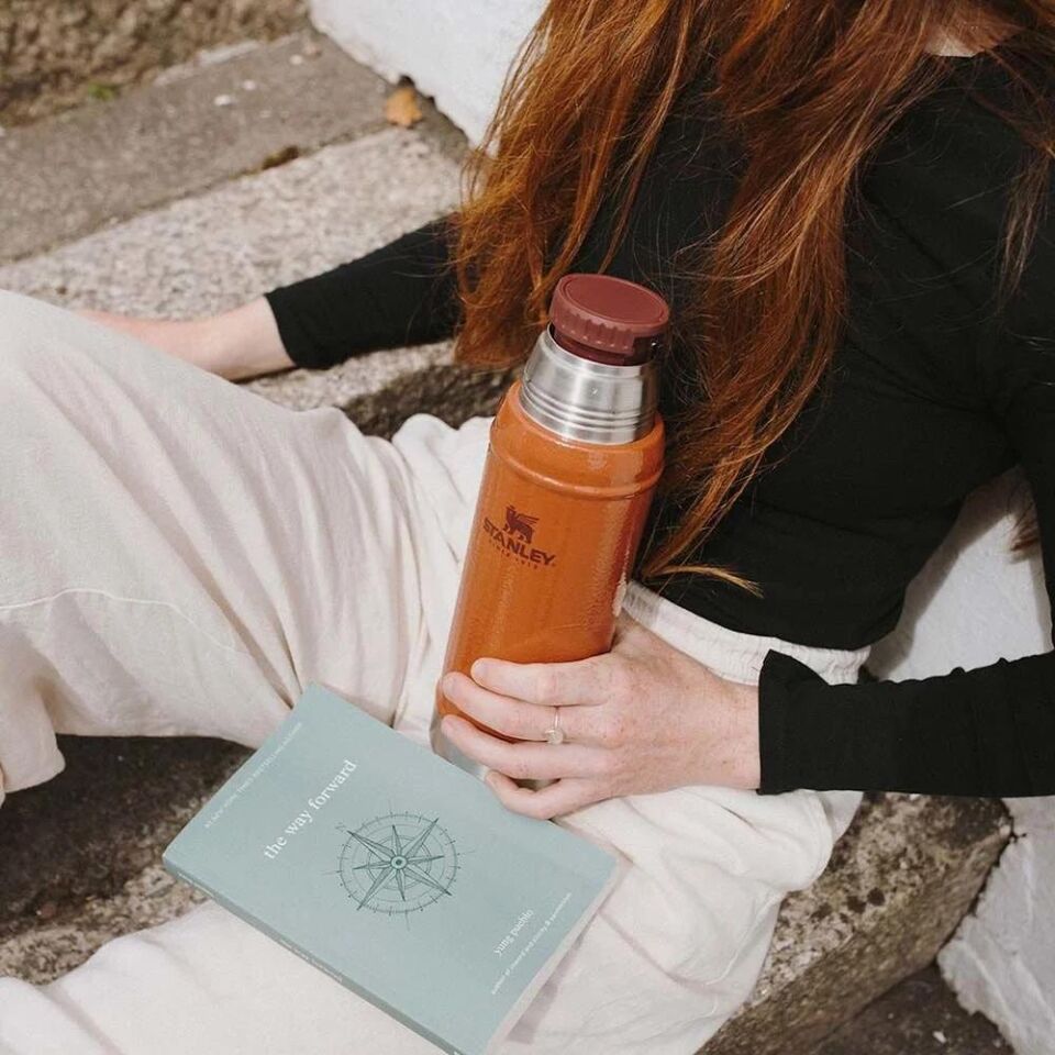 Stanley Klasik Vakumlu Paslanmaz Çelik Termos 0.75 LT Kil Rengi