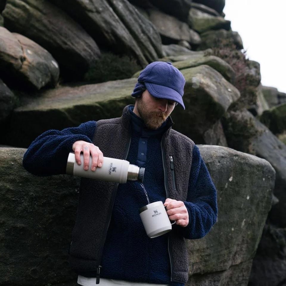 Stanley Klasik Vakumlu Paslanmaz Çelik Termos 0.75 LT Koyu Beyaz