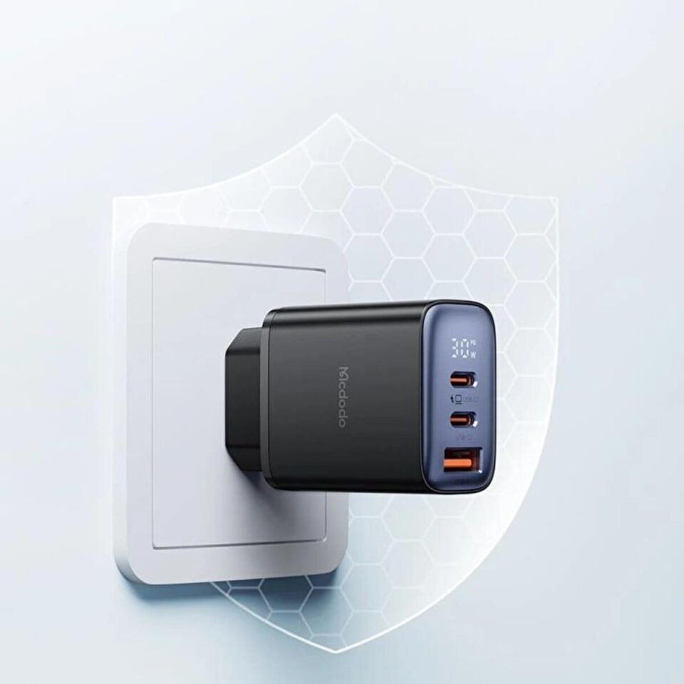 Mcdodo Ch-2180 30W 2 Type-C 1 Usb-A Girişli Digital Göstergeli Hızlı Şarj Aleti - Siyah