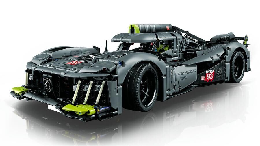 LEGO Technic PEUGEOT 9X8 24H Le Mans Hybrid Hypercar 42156