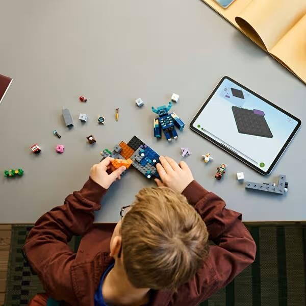 Lego  Minecraft® Bekçi Karşılaşması 21274
